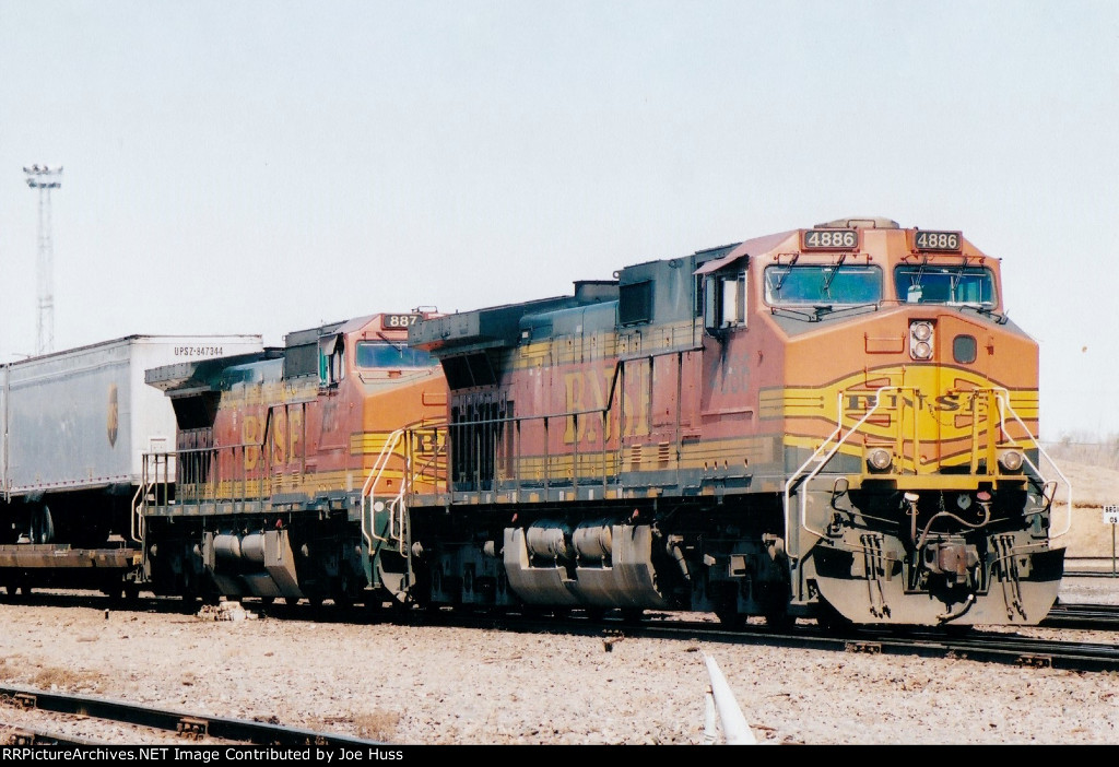 BNSF 4886 East